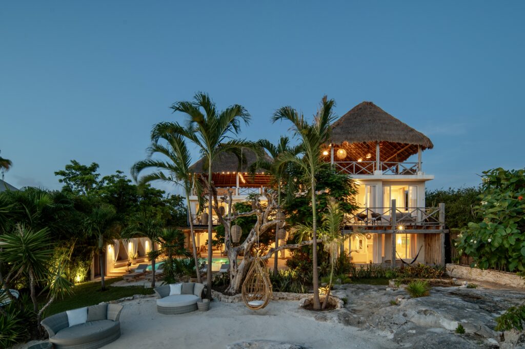 Casa Coco / Carousel