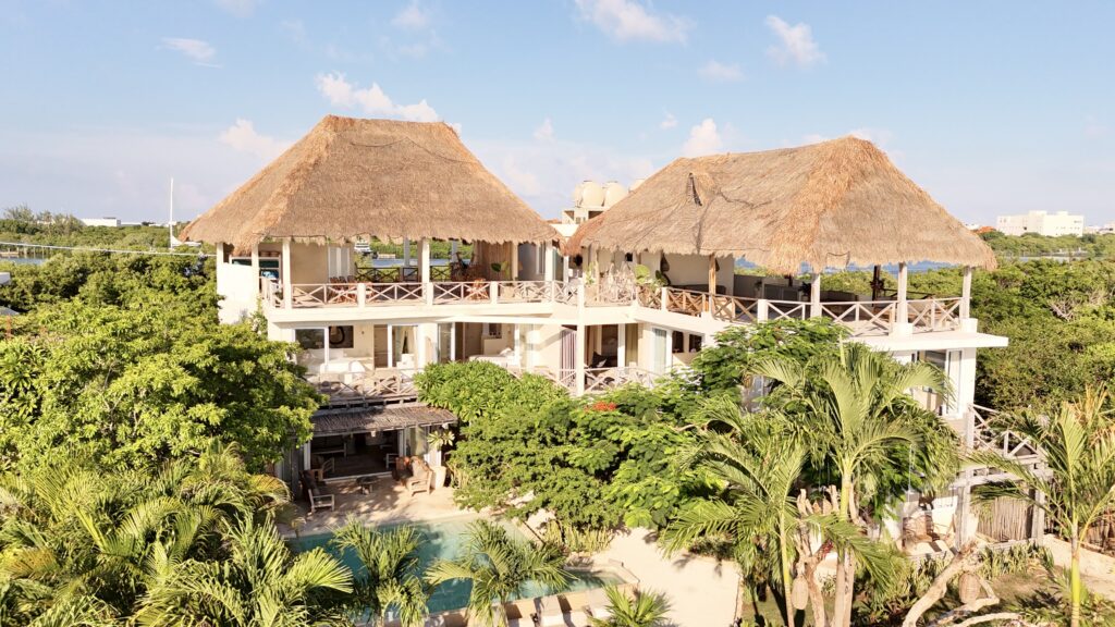 Casa Coco / Carousel