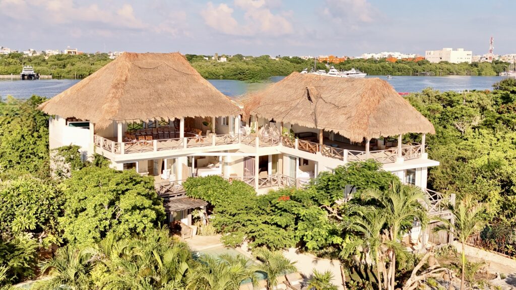 Casa Coco / Carousel