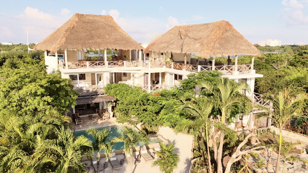 Casa Coco / Carousel