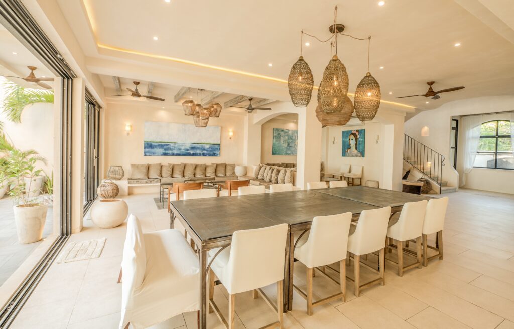 Casa Lola / Carousel