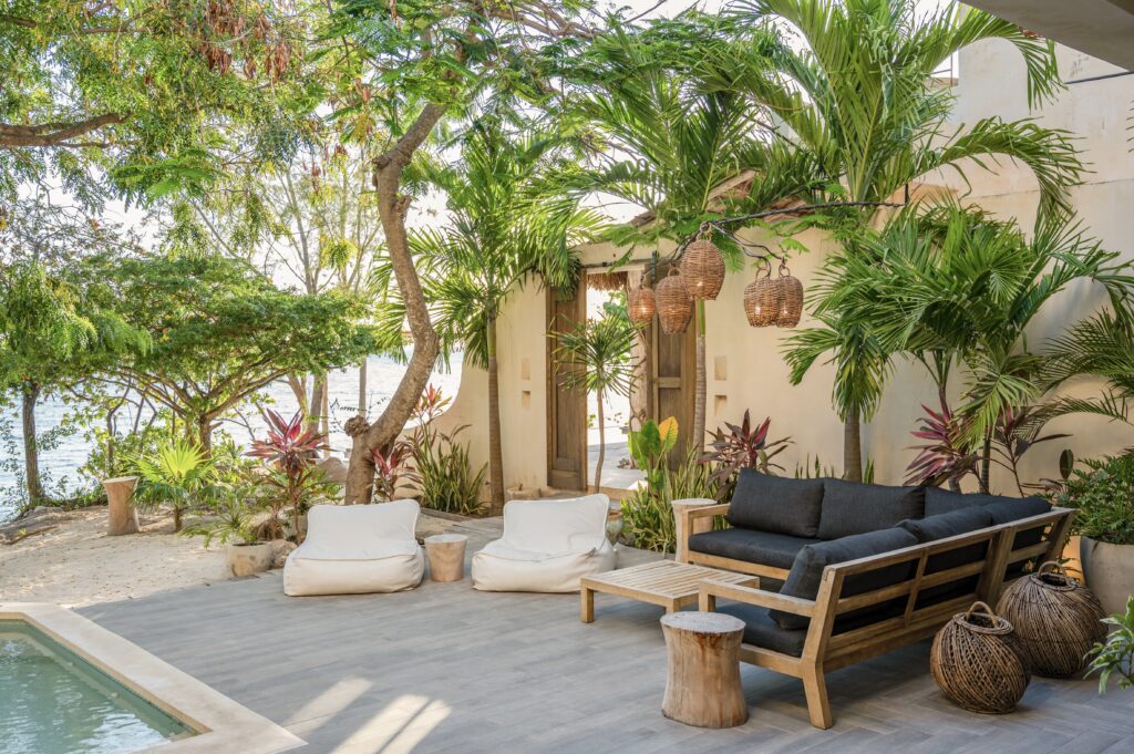 Casa Lola / Carousel