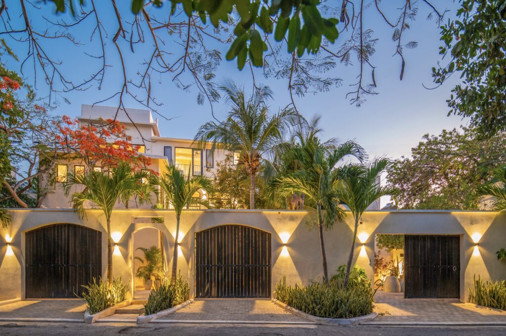 Casa Lola / Carousel