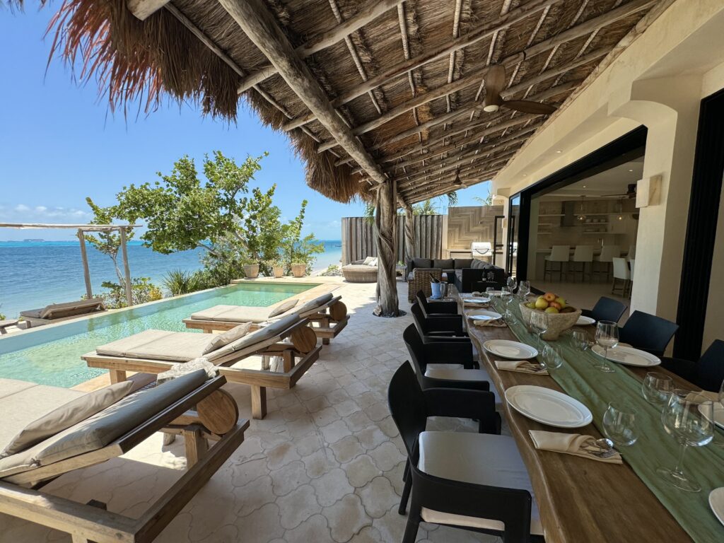 Villa Encantada / Carousel
